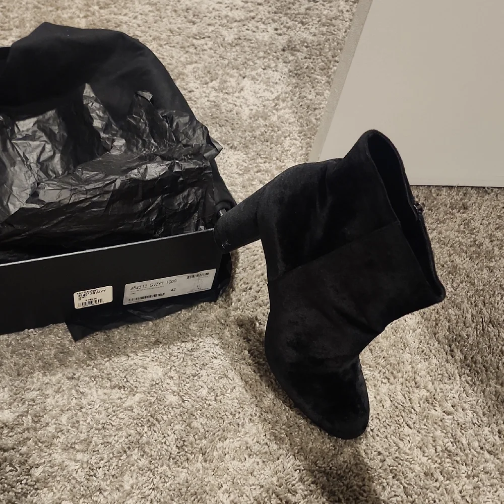 Yves Saint Laurent Black Velvet Ankle Boots - Picture 3 of 14